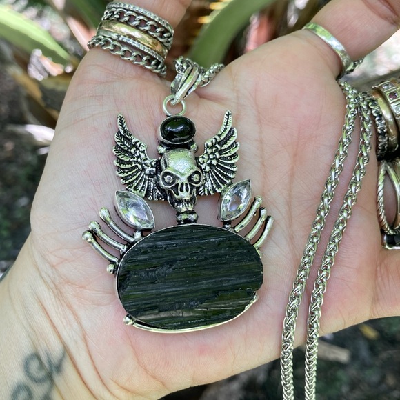 Black tourmaline gemstone ,onyx & cubic zirconia skull wings goth necklace - Picture 11 of 14